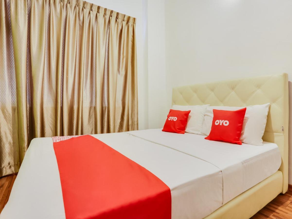 Oyo 89617 Selesa View Hotel Bukit Gambir Eksteriør billede